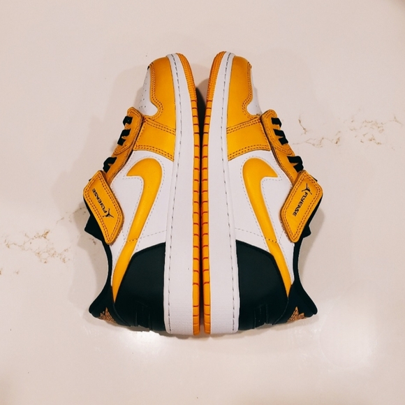 🆕️ NEW Jordan 1 Low FlyEase "White-Taxi" - Picture 5 of 16